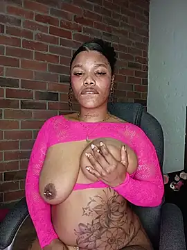 Pokazy przed kamerką – tanisha__lux