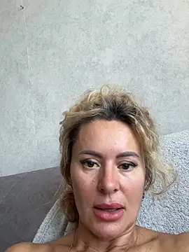 Show modela Tania201243 na web-kameri