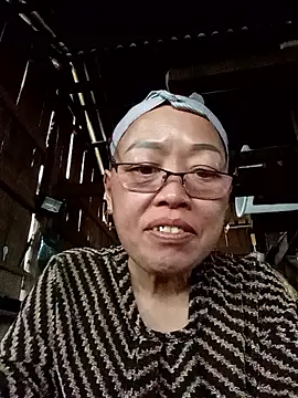 Pokazy przed kamerką – Agnes-baby