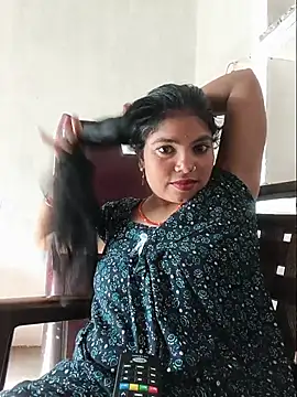 Show modela Mahi_hote na web-kameri