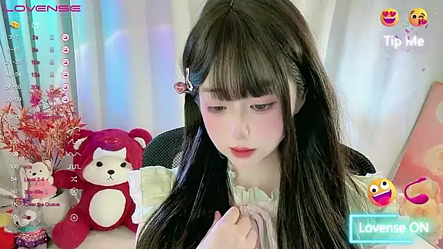 CLaire-5 webcam show