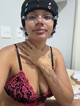 badm4h's Live XXX Chat