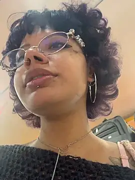 badm4h – Naživo XXX chat