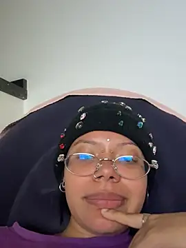 badm4h's Live XXX Chat
