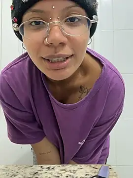badm4h's Live XXX Chat