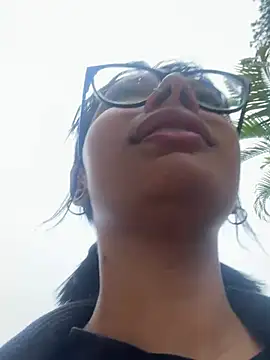 badm4h's Live XXX Chat