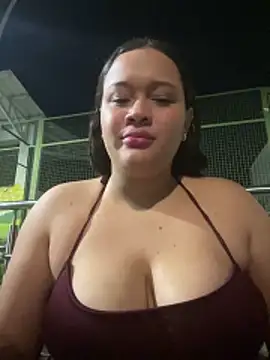 Datoka_adrenaline: διαδικτυακό σόου στην κάμερα