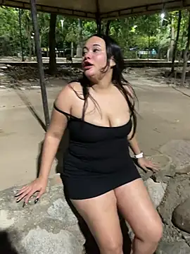 Datoka_adrenaline: διαδικτυακό σόου στην κάμερα