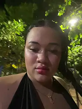 Datoka_adrenaline: διαδικτυακό σόου στην κάμερα