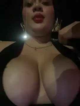 Show de Datoka_adrenaline na webcam