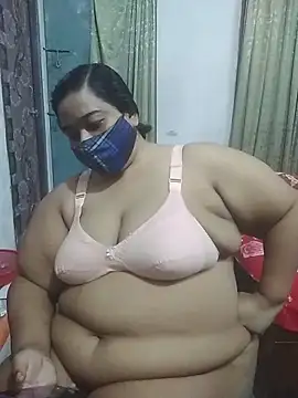 momo_loves Chat XXX in diretta