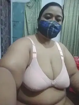 momo_loves Chat XXX in diretta