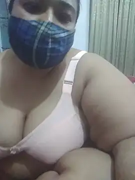 Czat XXX na żywo – momo_loves
