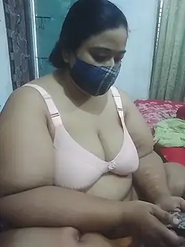 momo_loves' Live XXX Chat