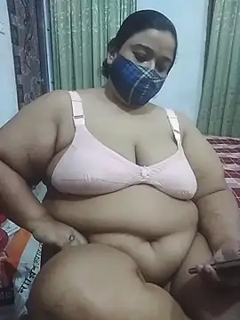 momo_loves Chat XXX in diretta