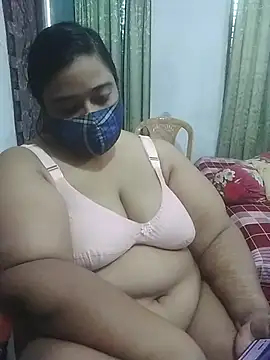 momo_loves' Live XXX Chat