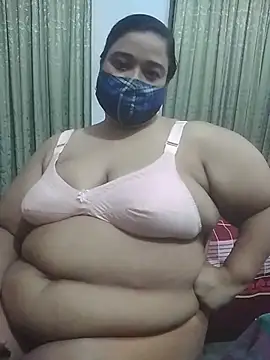momo_loves' Live XXX Chat