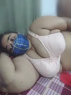 momo_loves' Live XXX Chat