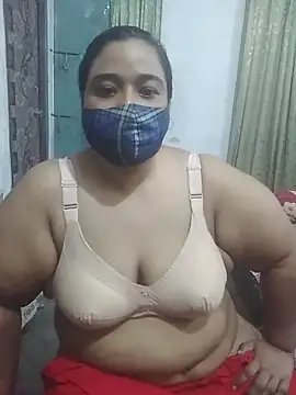 momo_loves élő XXX-chatje