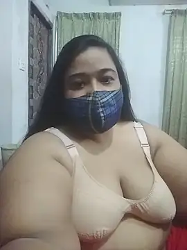 momo_loves' Webcam Show