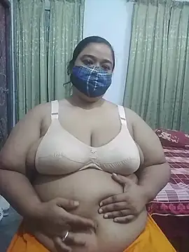 momo_loves' Live XXX Chat