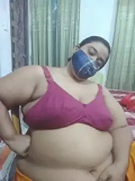 momo_loves Adlı Modelin Canlı XXX Sohbeti
