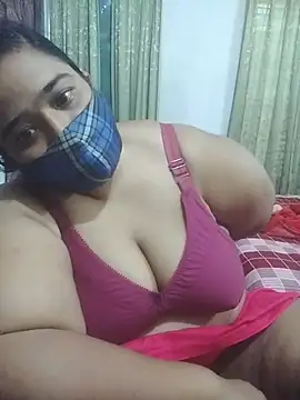 momo_loves' Live XXX Chat