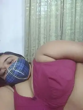 momo_loves 网络视讯表演