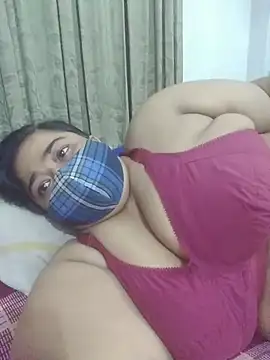 momo_loves' Live XXX Chat