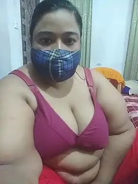 momo_loves' Webcam Show