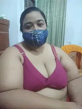 momo_loves' Live XXX Chat