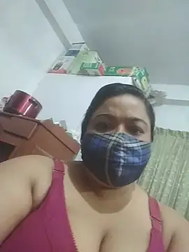 momo_loves Pertunjukan Webcam