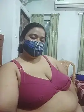 momo_loves' Webcam Show