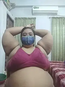 momo_loves' Live XXX Chat