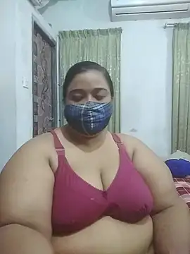 momo_loves Webcam show