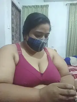 momo_loves' Live XXX Chat
