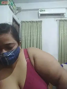 momo_loves' Live XXX Chat