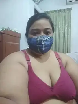 momo_loves Chat XXX in diretta