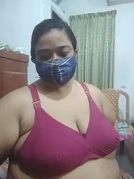 momo_loves Pertunjukan Webcam
