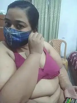 Show de momo_loves na webcam