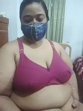 Chat +18 de momo_loves ao vivo