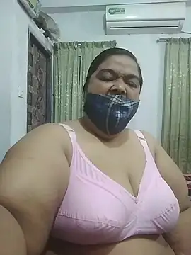 momo_lovesのライブXXXチャット