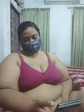 momo_loves Show Webcam