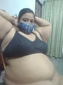 momo_loves' Live XXX Chat