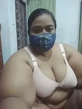 momo_loves' Live XXX Chat