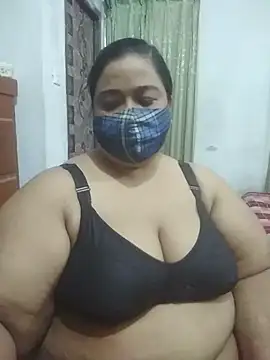 momo_loves' Live XXX Chat