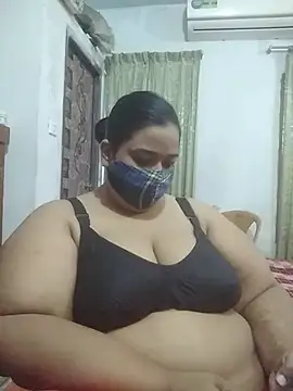momo_loves Шоу с уебкамера