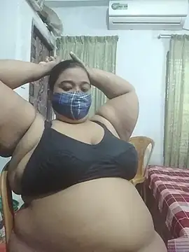 momo_loves' Webcam Show