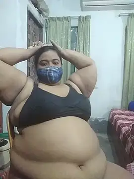momo_loves Chat XXX live
