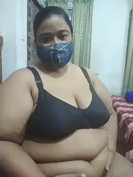 momo_loves' Webcam Show